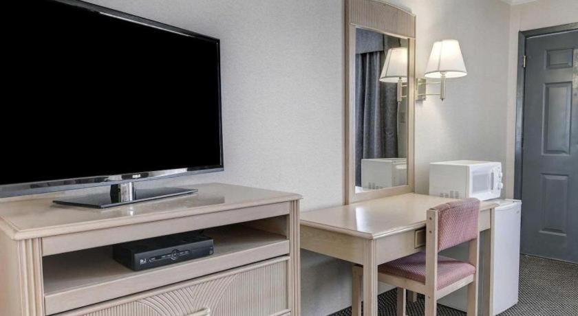 Econo Lodge Ван Хорн Екстериор снимка