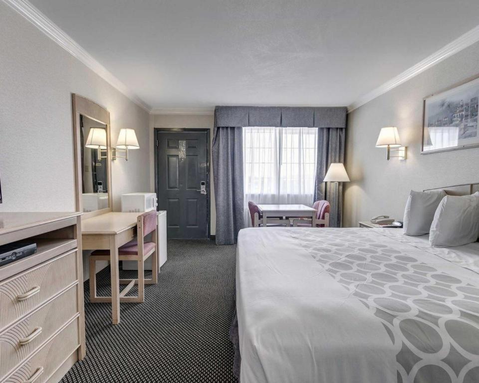 Econo Lodge Ван Хорн Екстериор снимка